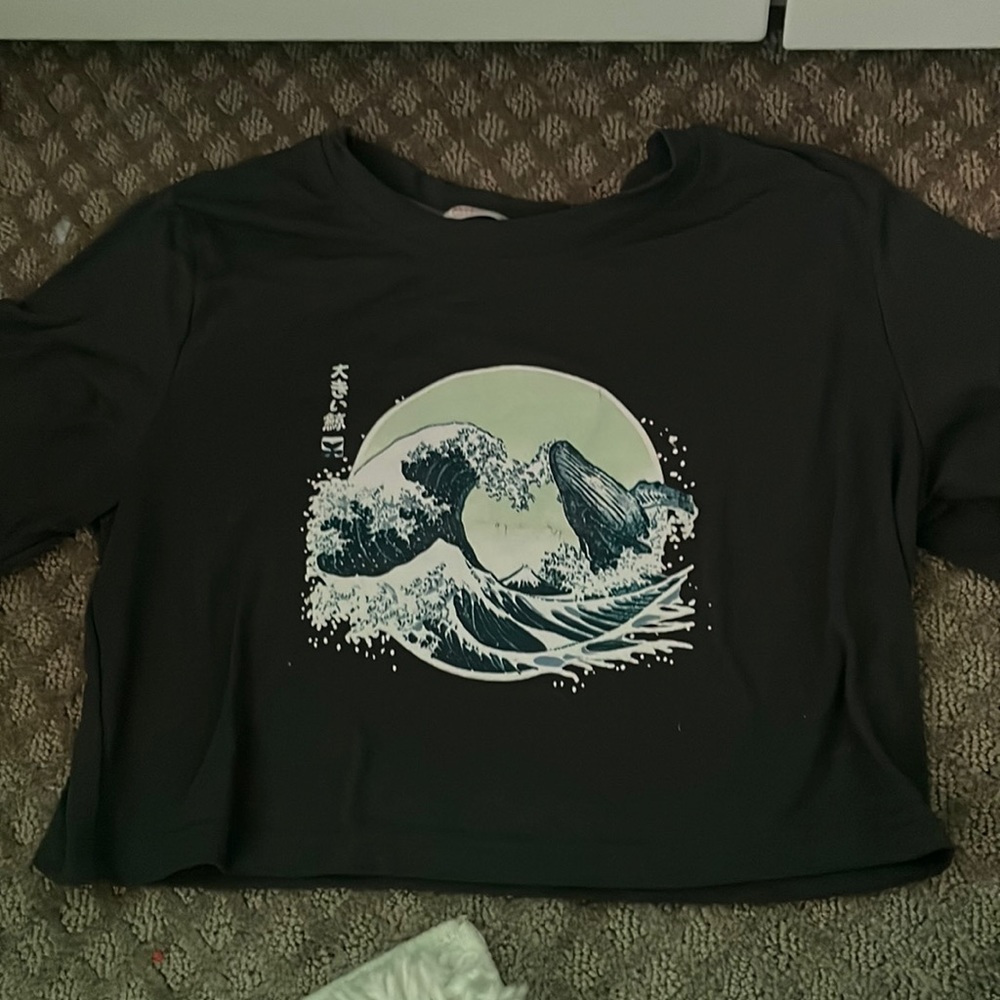 Gray waves shirt